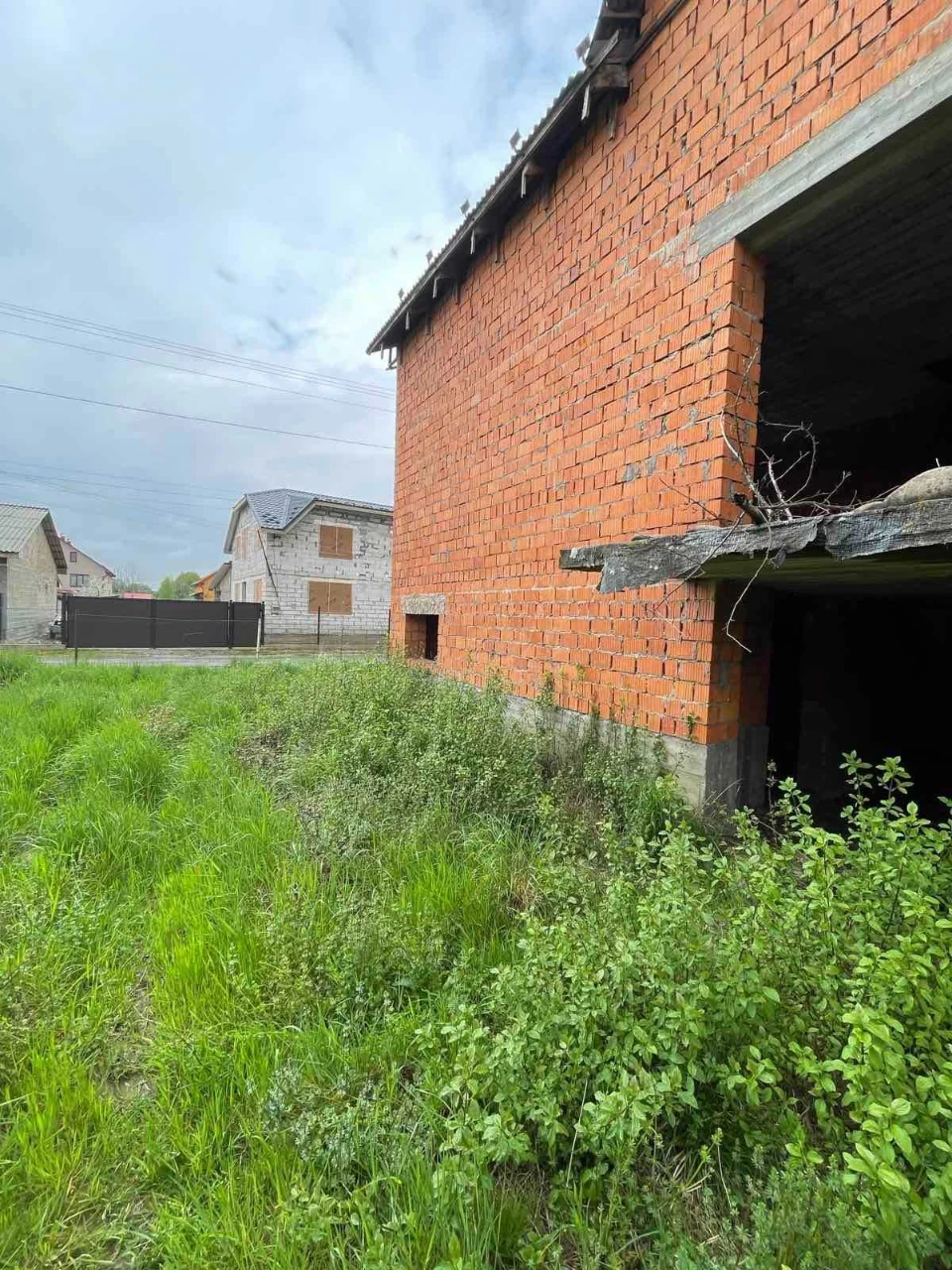 Продається будинок в Тячеві