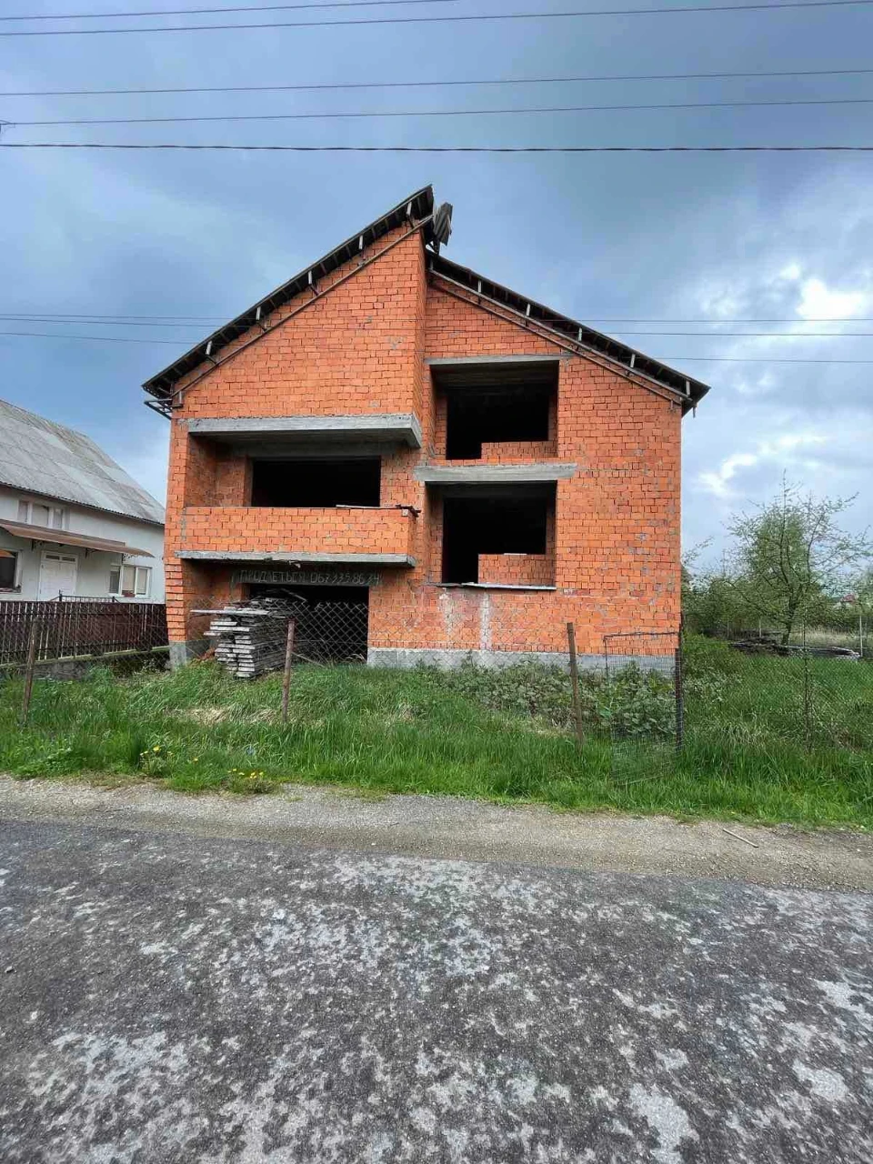 Продається будинок в Тячеві