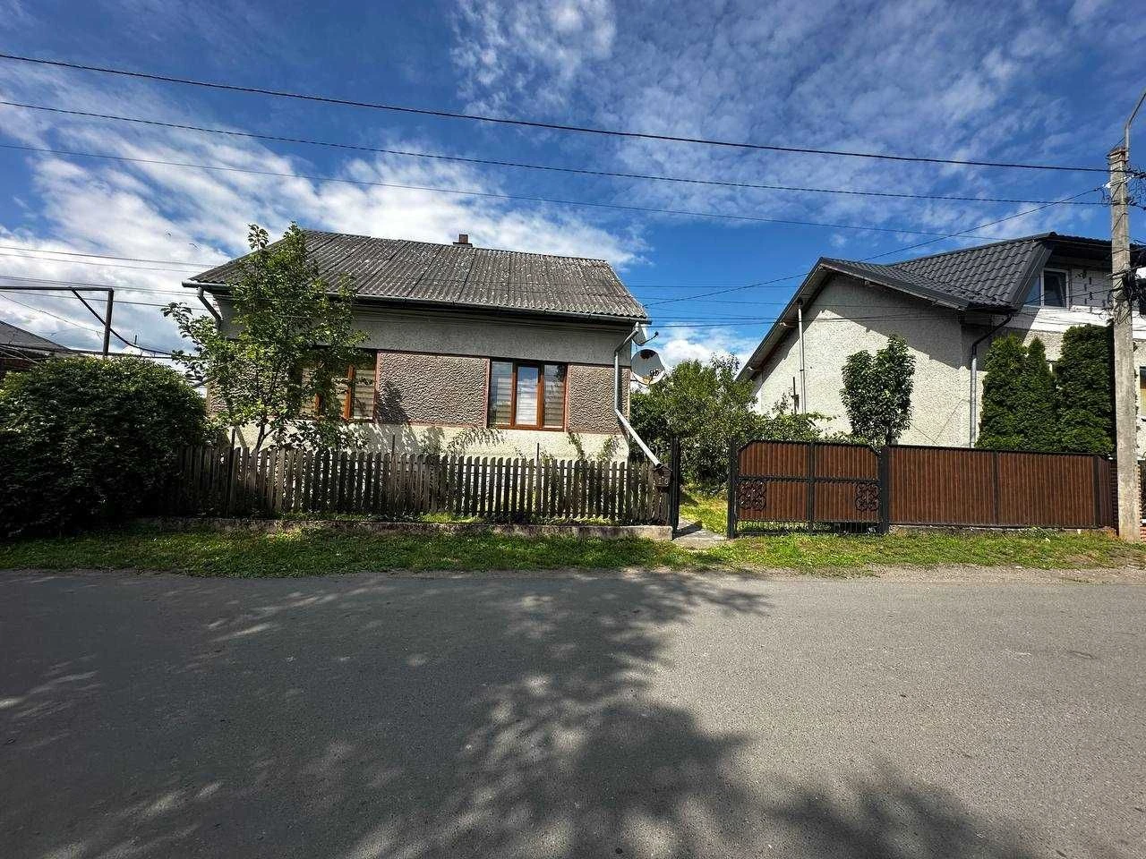 Продається затишний будинок в м. Тячів