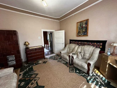 Продається затишний будинок в м. Тячів