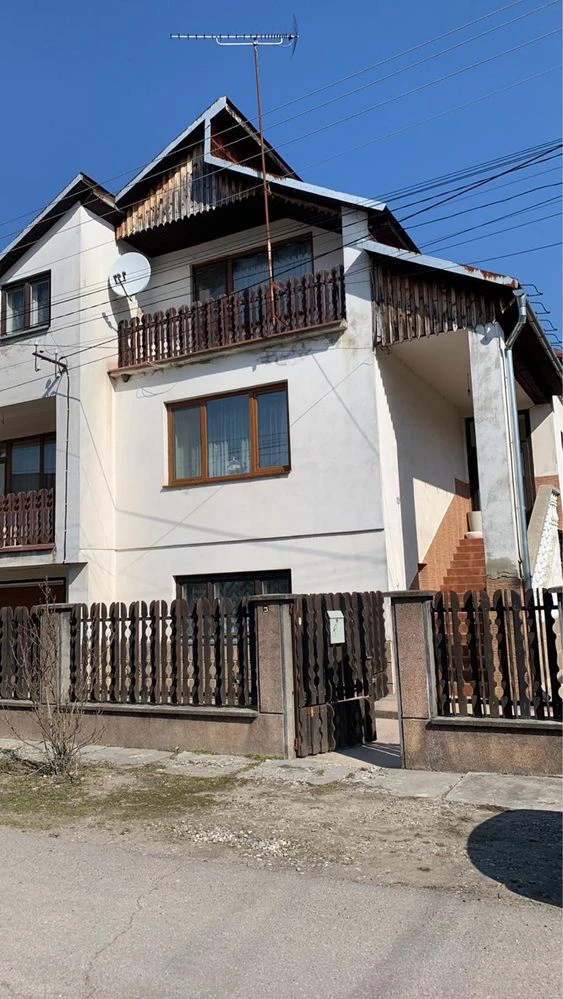 Житловий будинок у місті Тячів загальна пооща 236 кв. м