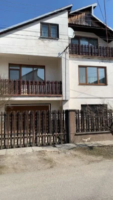Житловий будинок у місті Тячів загальна пооща 236 кв. м