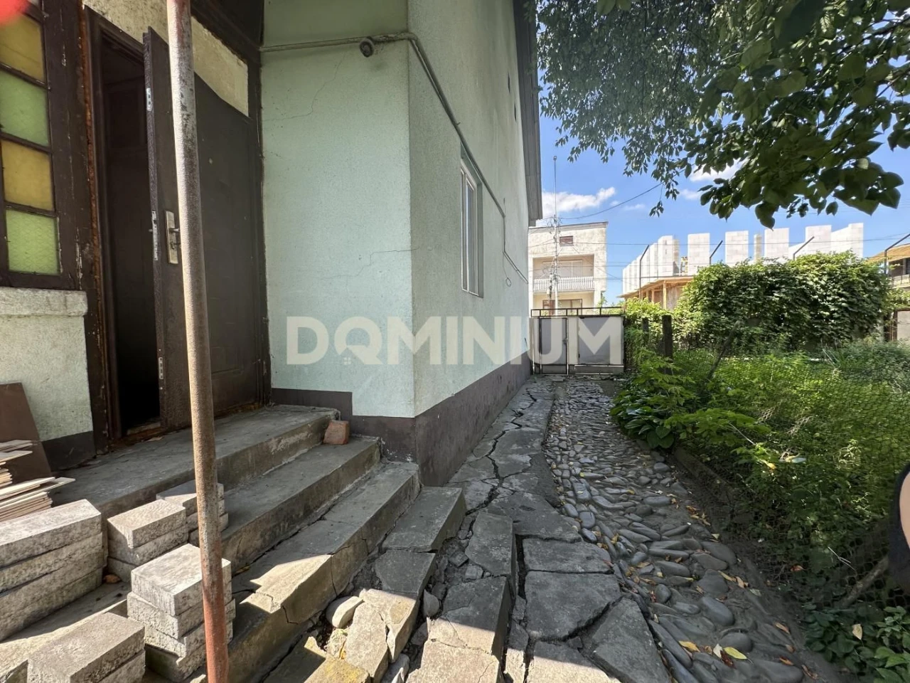 Продається будинок в центрі Тячева