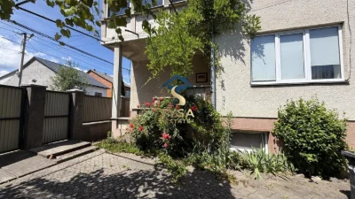 Будинок у м. Тячів, за 100 м від лікарні