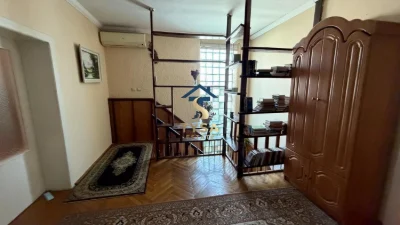 Будинок у м. Тячів, за 100 м від лікарні