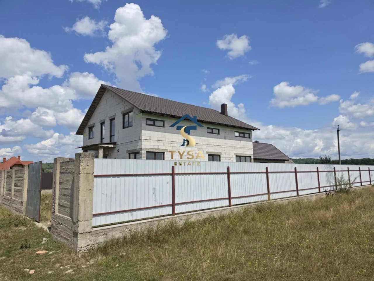Ідеальний простір: новий сучасний будинок на 250 м² у місті