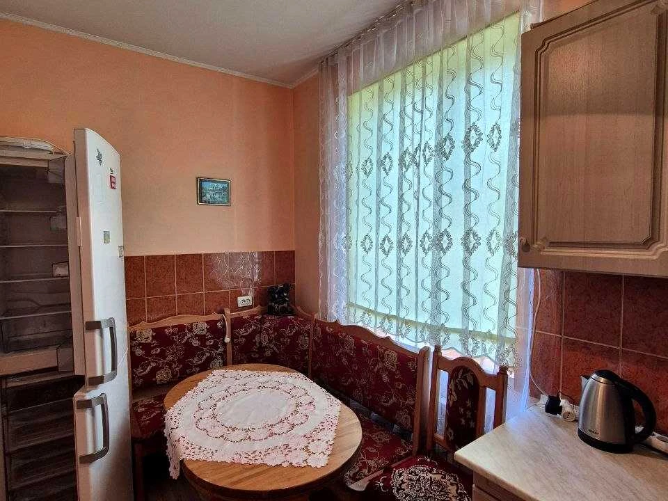 Будинок. Тячів, Травнева
