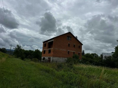 Продається будинок в м. Тячів