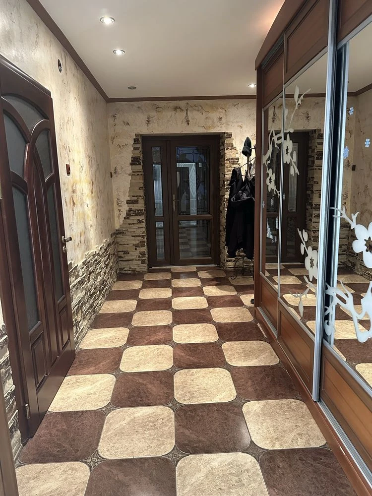 Продається будинок в місті Хуст