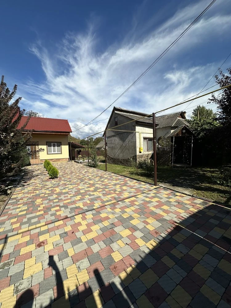 Продається будинок в місті Хуст
