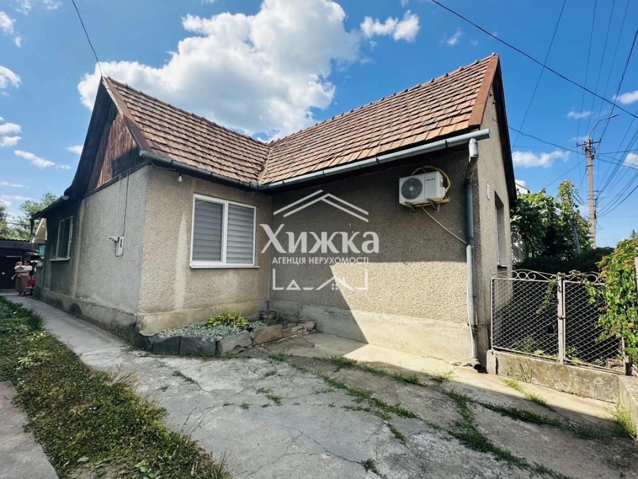 Продається будинок у м. Хуст