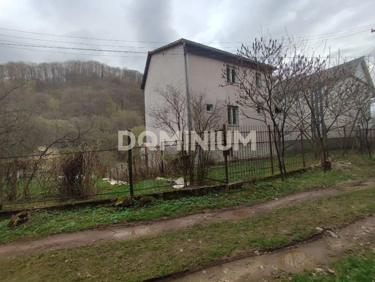 Продається будинок по вул. Зарічна