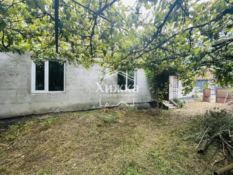 Продається будинок у м. Хуст
