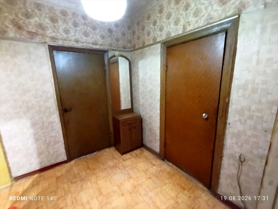 Real 3-room apartment in a brick house with autonomous heating