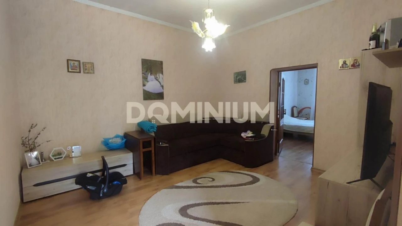 Продається будинок в центрі міста Хуст