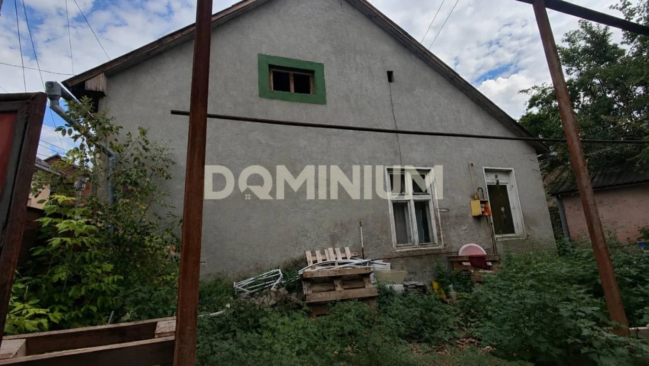 Продається будинок в м. Хуст