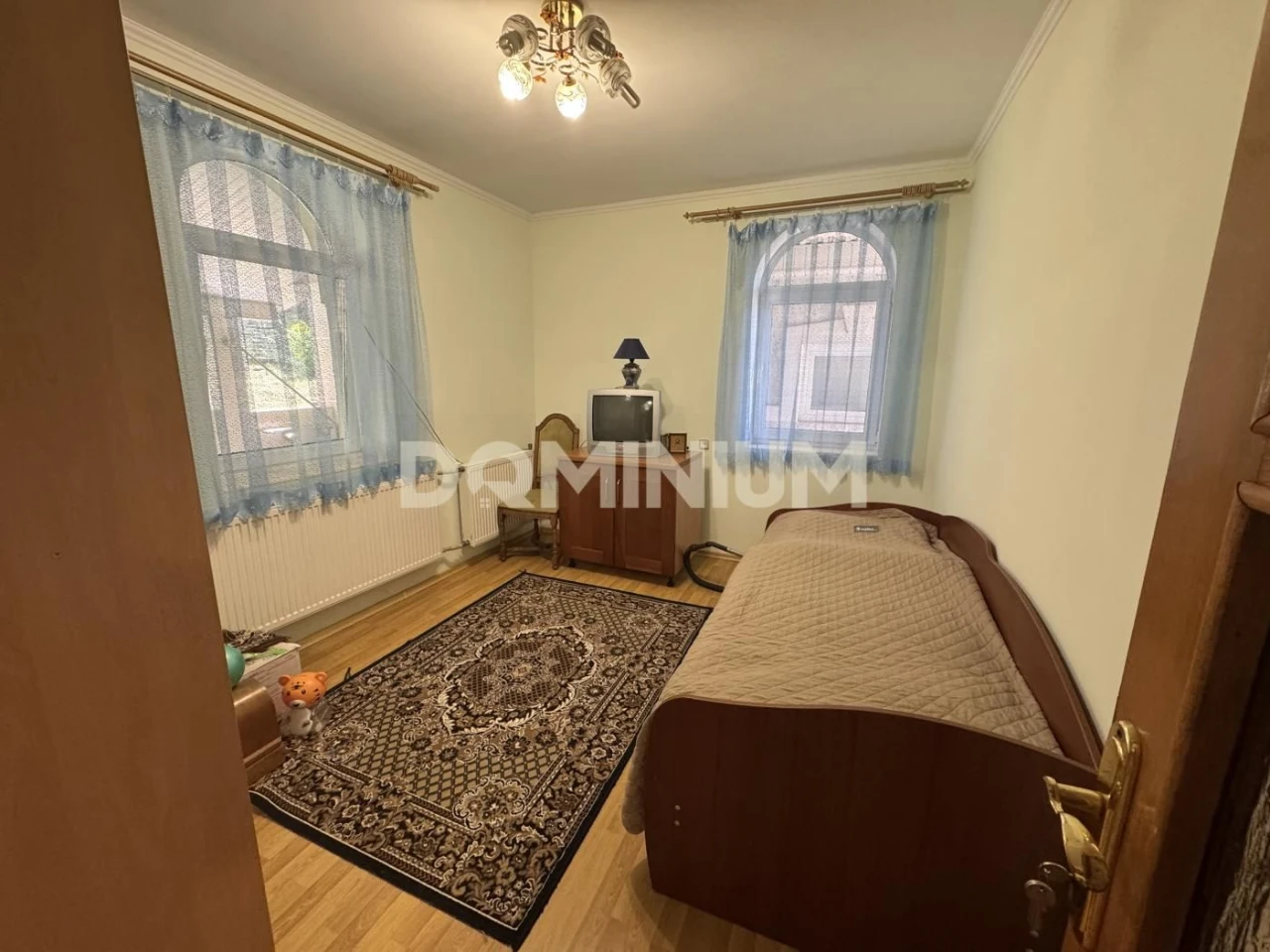 Продаж . Будинок  . Хуст