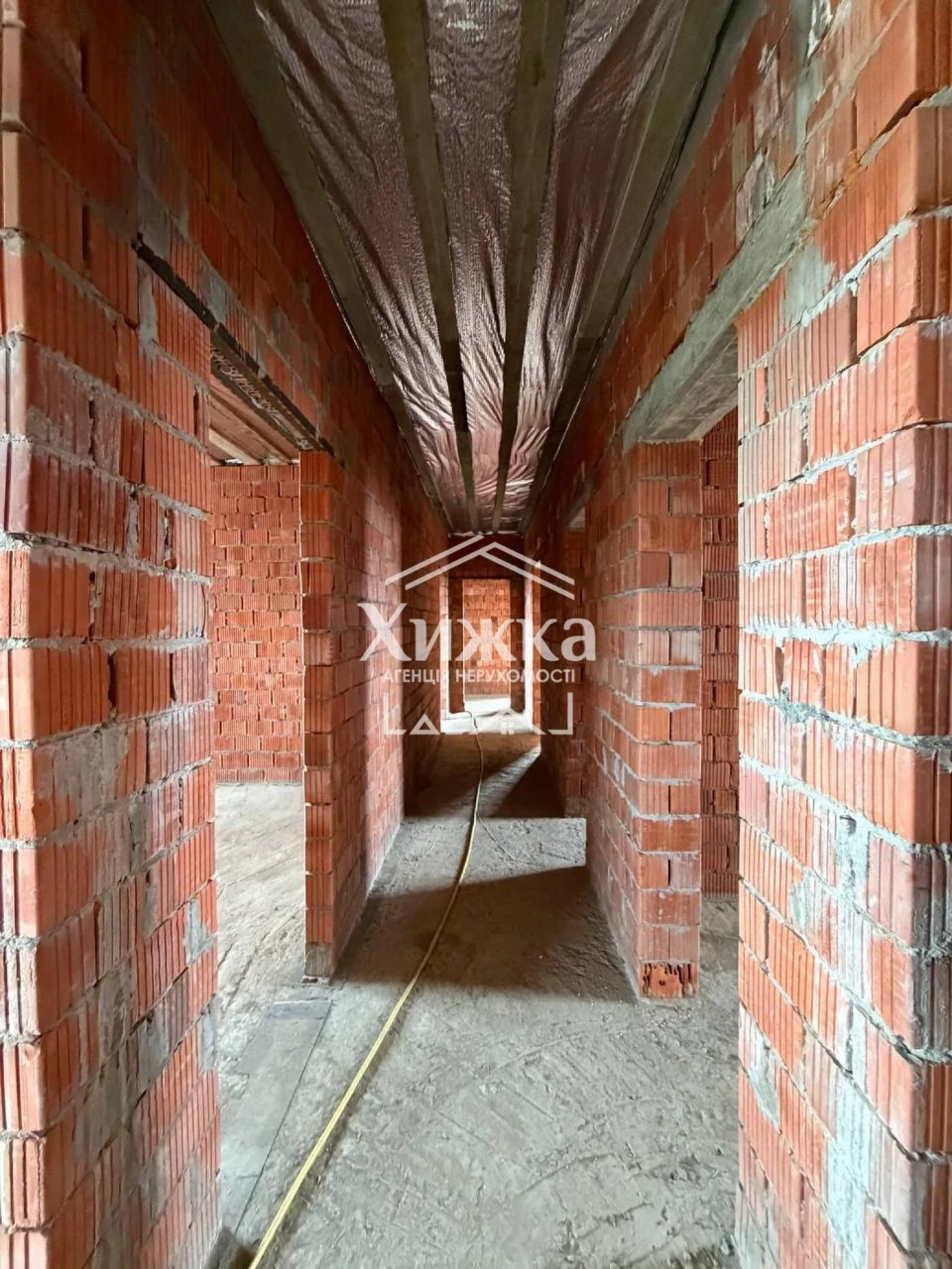 Продається новобудова у м. Хуст