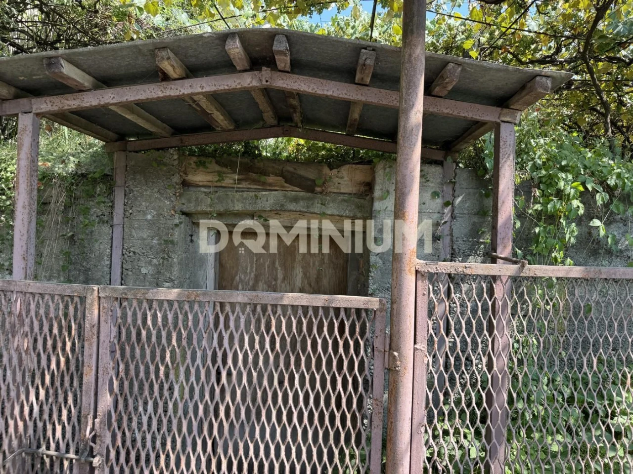 Продається будинок  в м. Хуст .Cертифікат