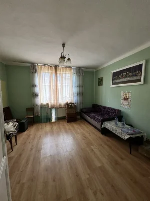 Будинок 100 м² (частина будинку)
