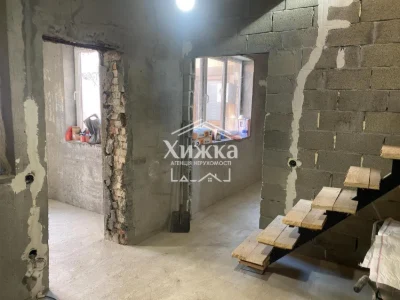 Продається будинок клубного типу у м. Хуст