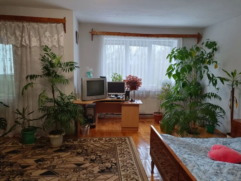 Продам ТАУНХАУС в тихому місці