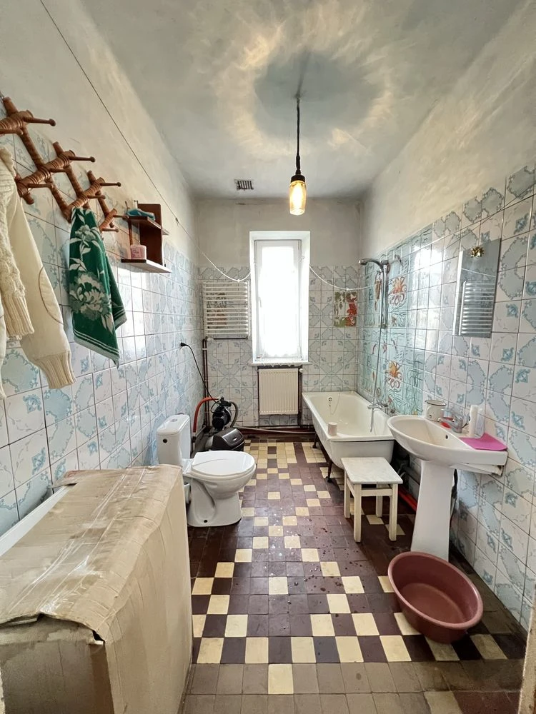 Продаю будинок, особняк, з земельною ділянкою в м. Болехів,
