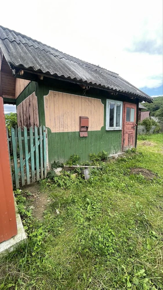 Продається деревяний будинок .Гори.Річка .Скелі Довбуша
