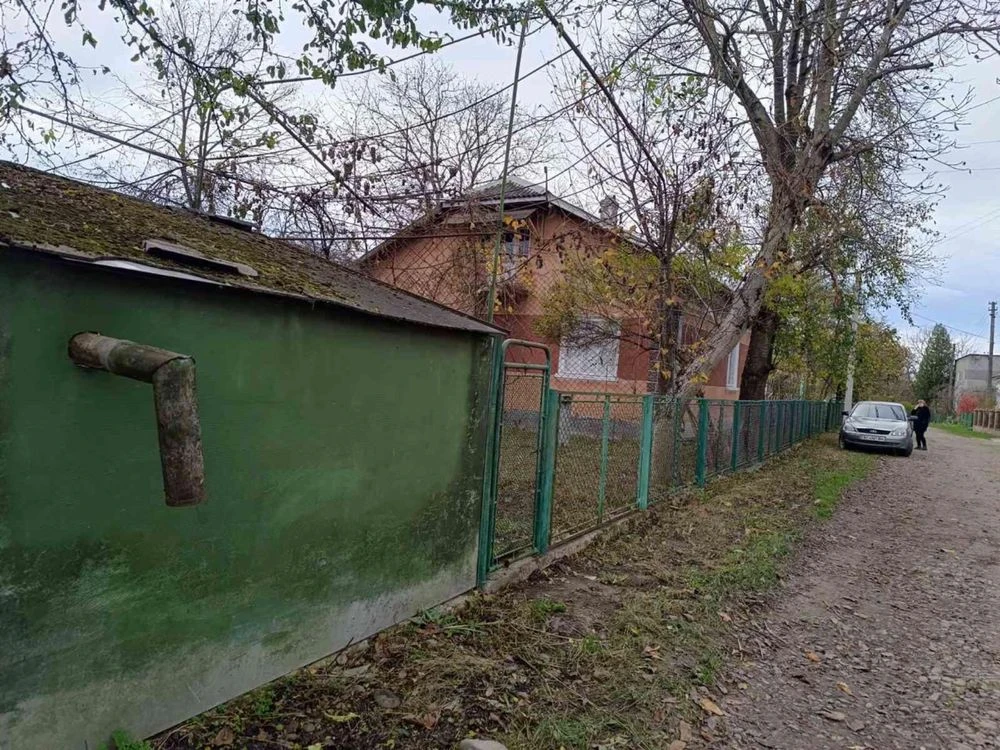 Великий будинок з ділянкою Галич