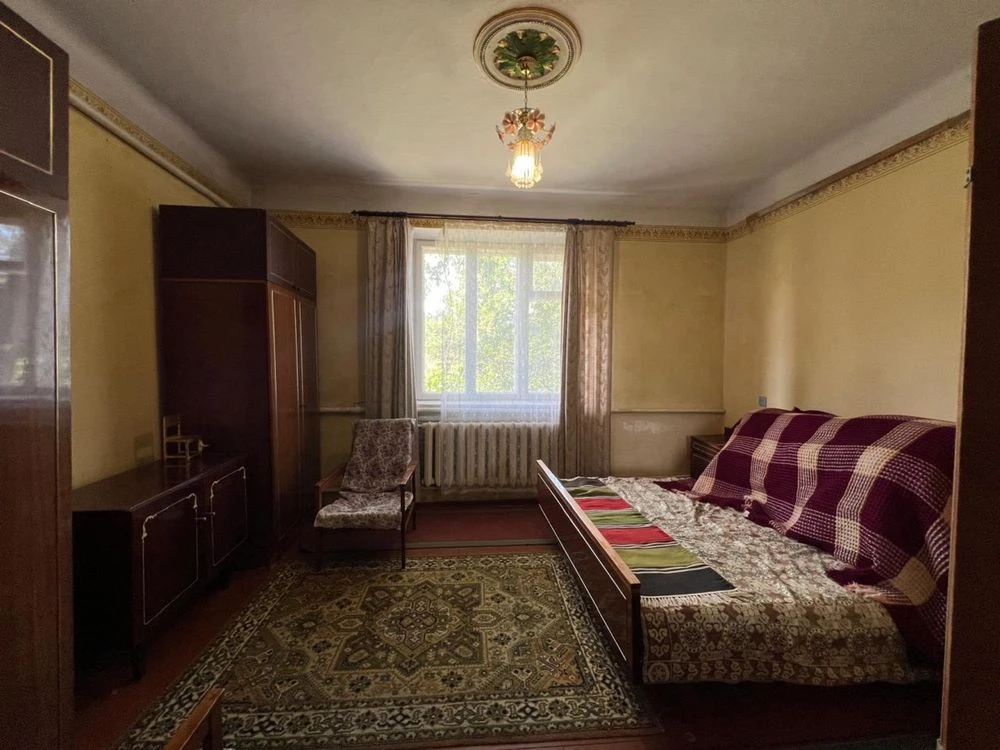 Великий будинок з ділянкою Галич