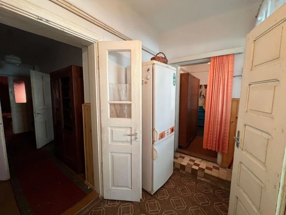 Великий будинок з ділянкою Галич
