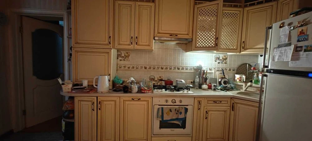 Продается просторная квартира в центре города.