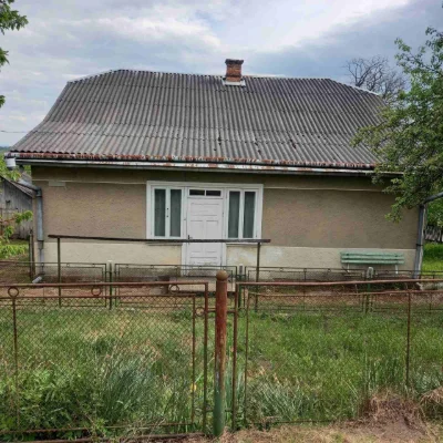 Продам будинок з земельною ділянкою місто Долина готовий до