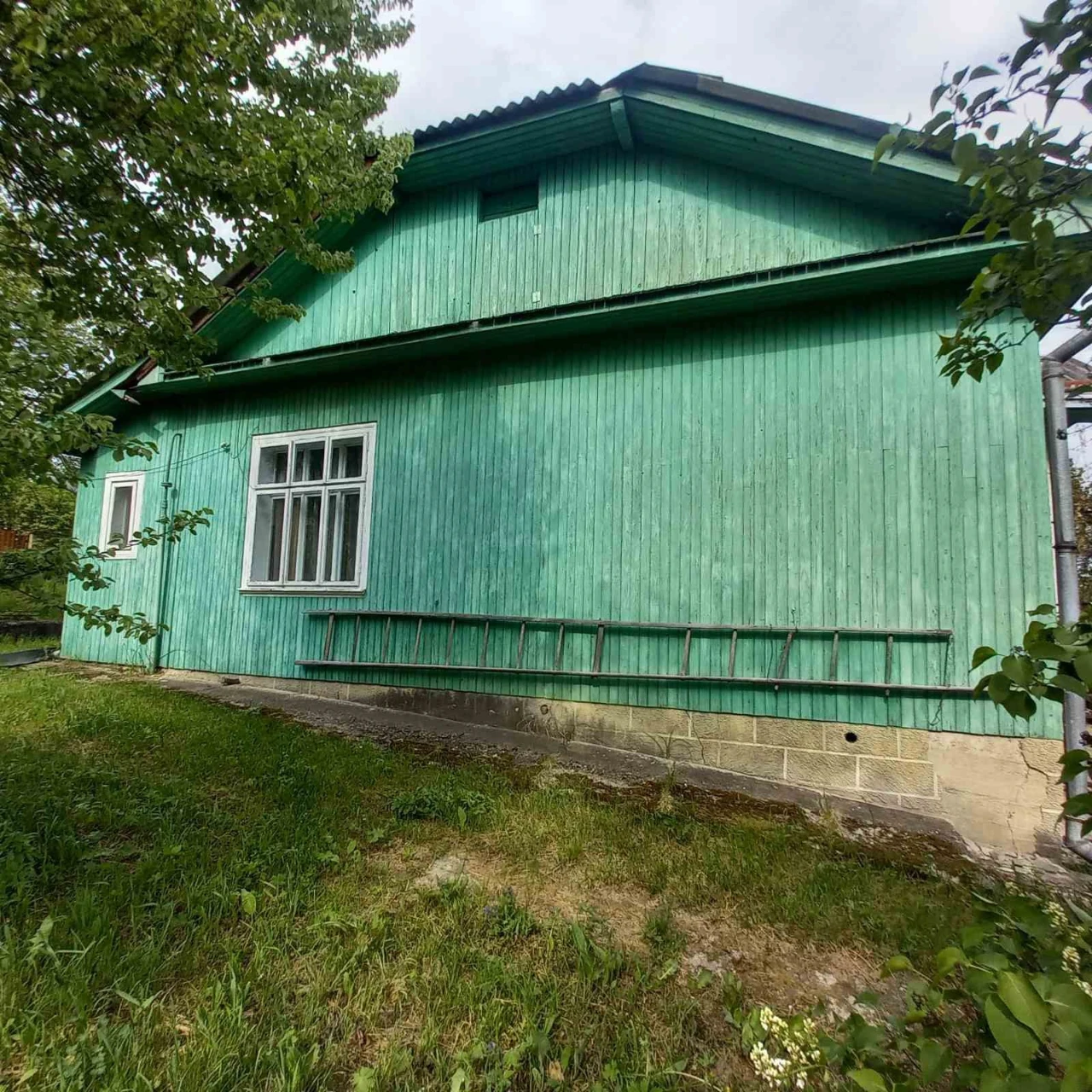 Продам будинок з земельною ділянкою місто Долина готовий до