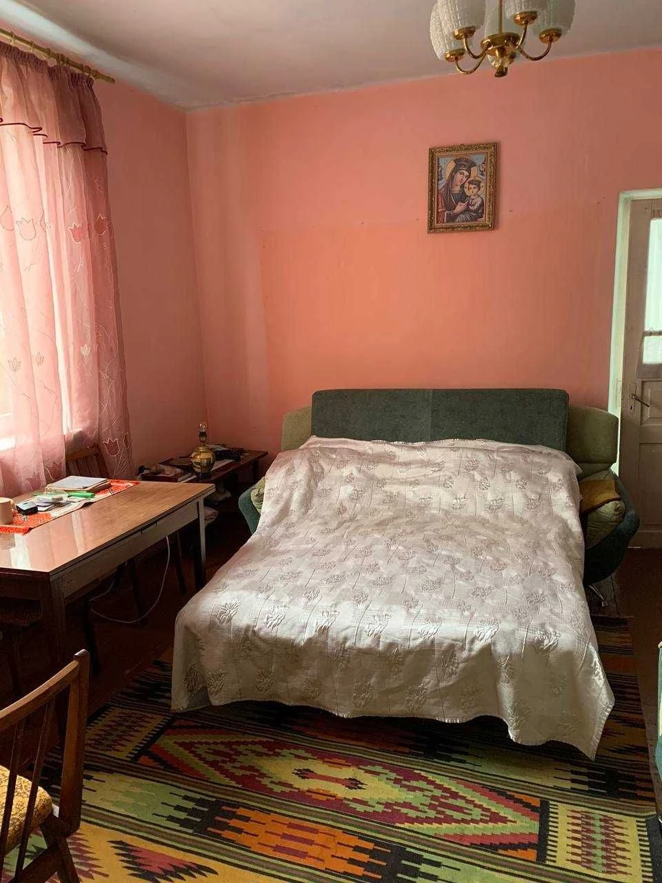 Продаж будинку з гаражем