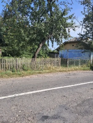 Продається стара хата в селі Тяпче під реконструкцію:газ,вод