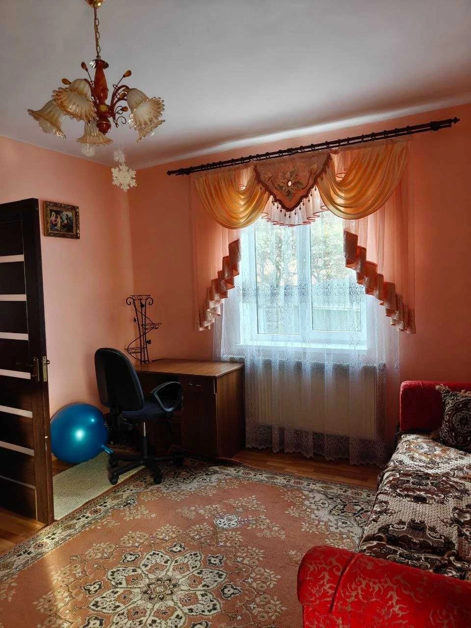 продаж будинку в Калуші, 18 соток землі