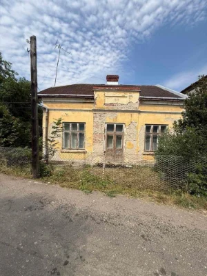 продаж цегляного будинку в Калуші