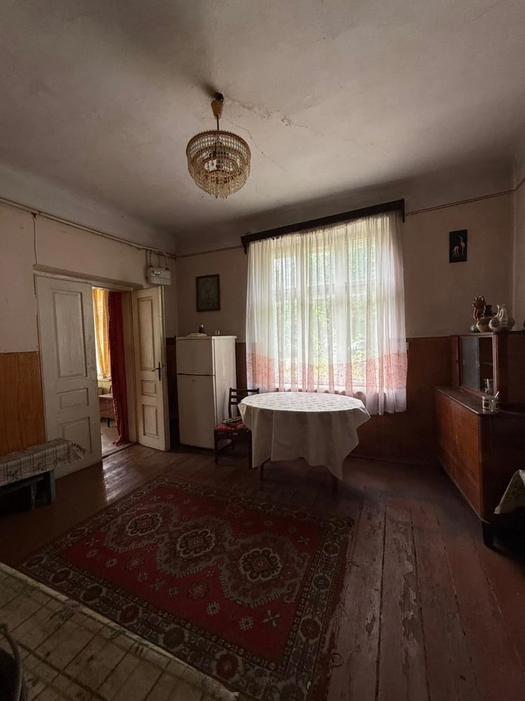 продаж цегляного будинку в Калуші