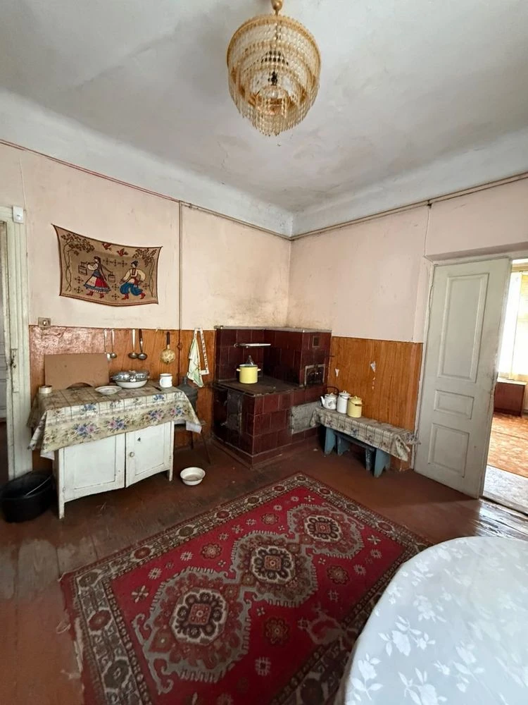 продаж цегляного будинку в Калуші