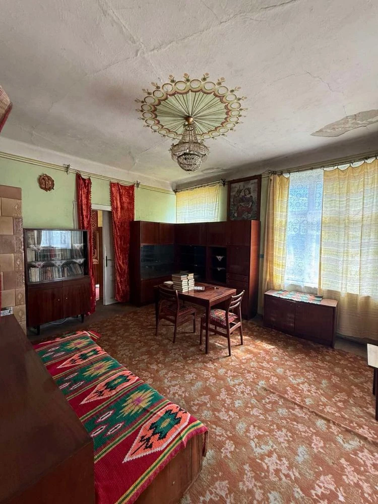 продаж цегляного будинку в Калуші
