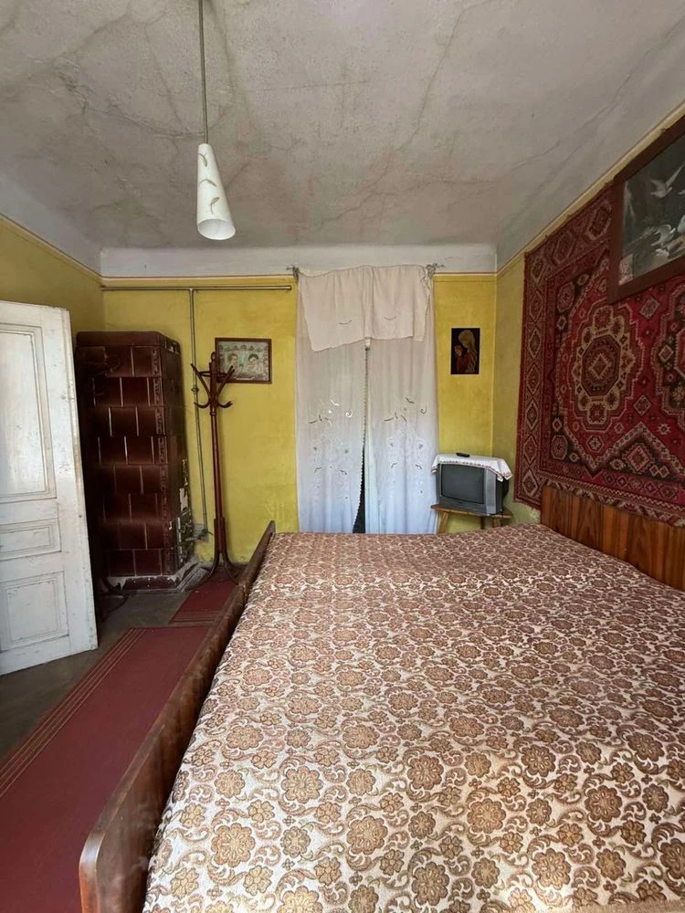 продаж цегляного будинку в Калуші