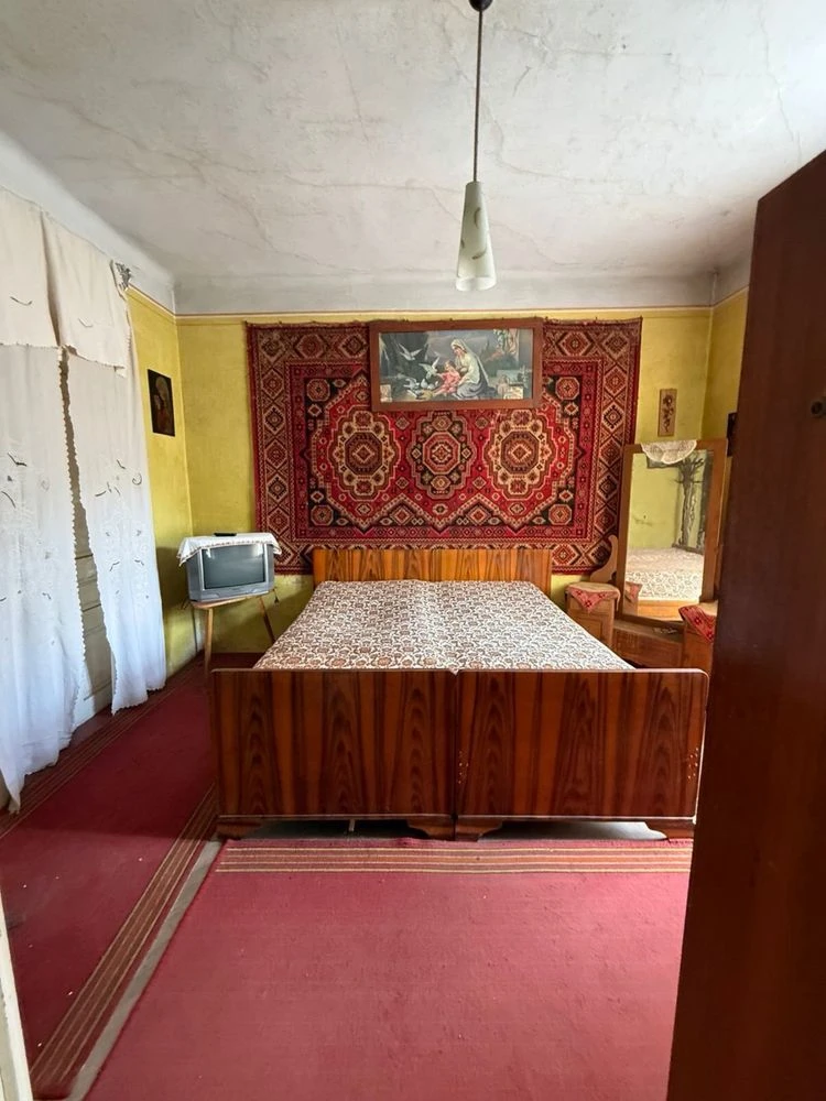 продаж цегляного будинку в Калуші