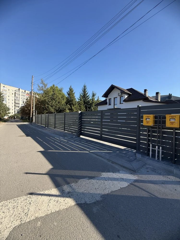 продаж в центрі Калуша новозбудованого будинку