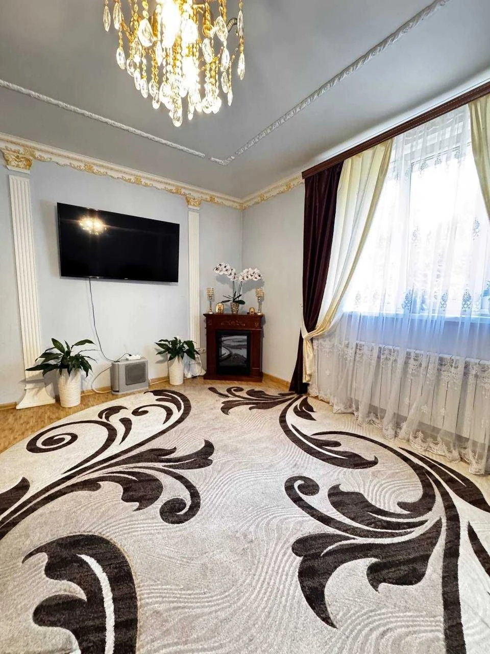 Продаж будинку біля міського озера в м. Калуш