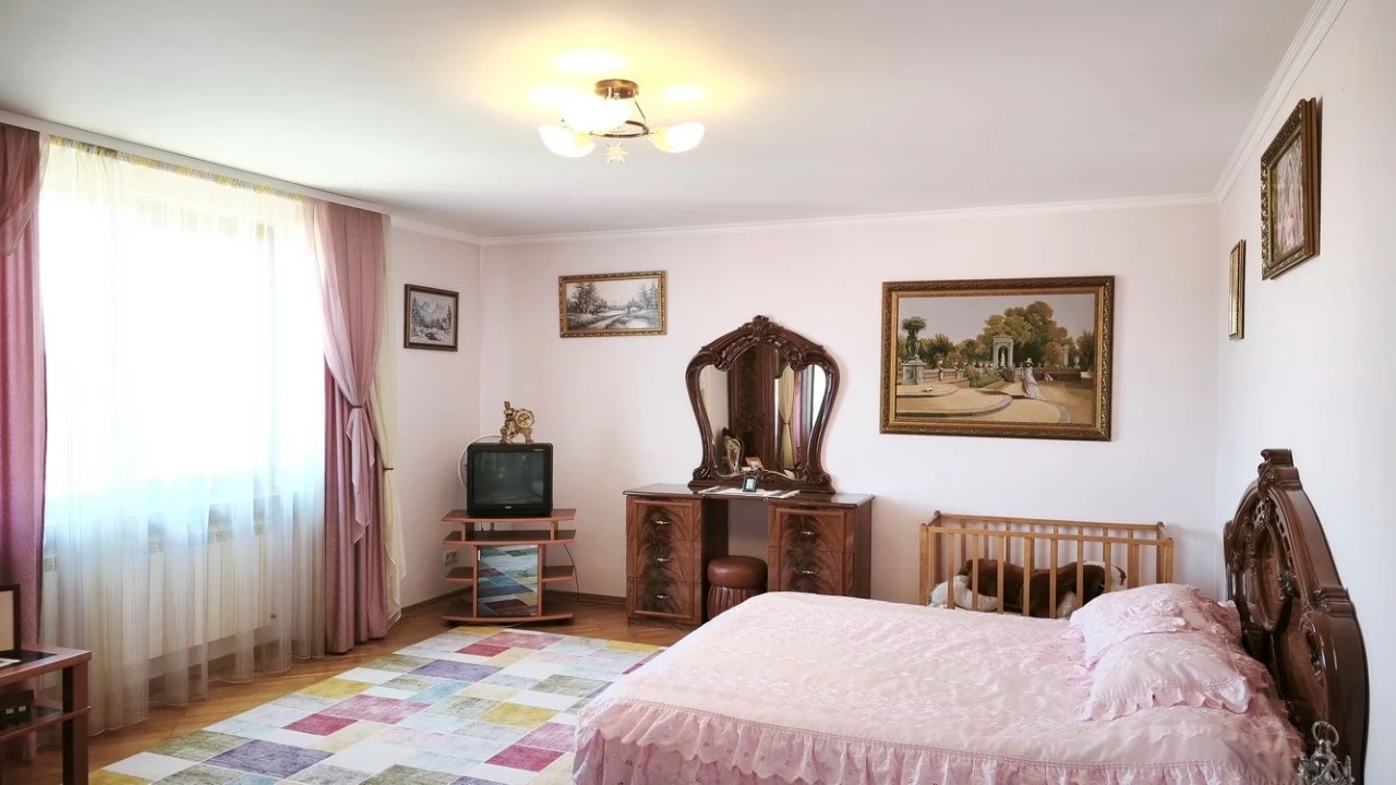 Терміново! Ціну знижено. Продається один з найкращих та добр