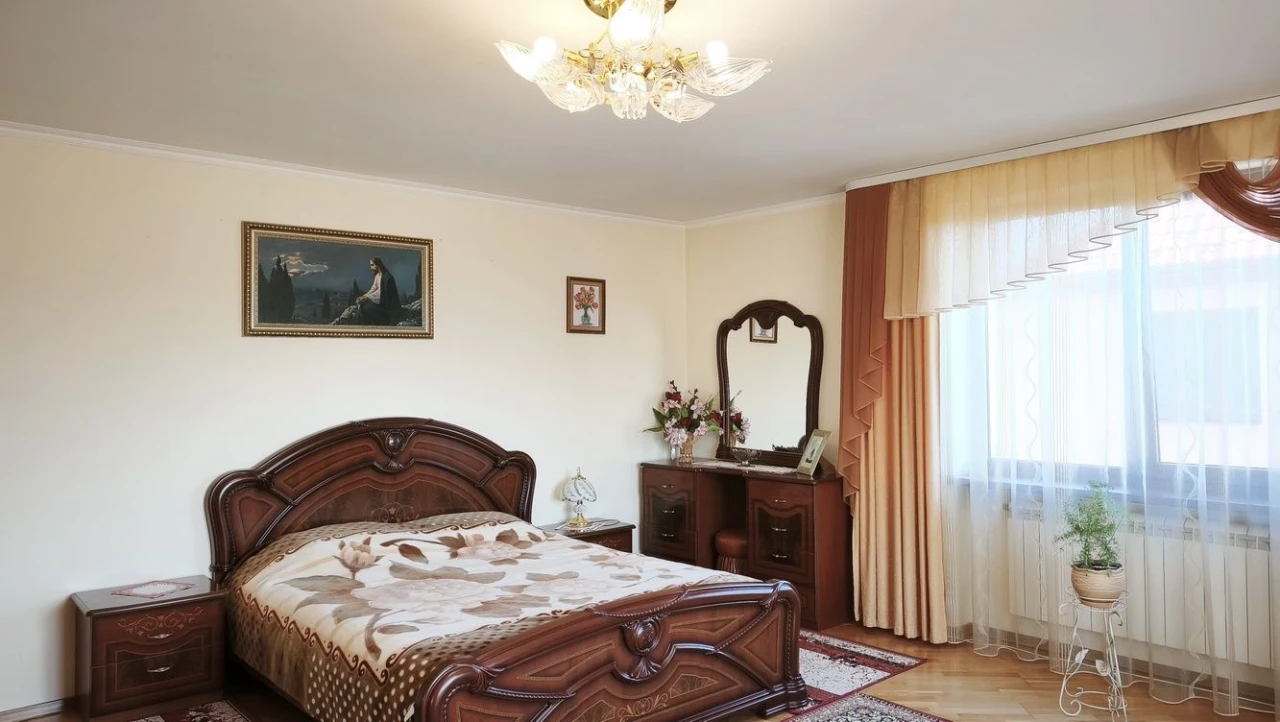 Терміново! Ціну знижено. Продається один з найкращих та добр