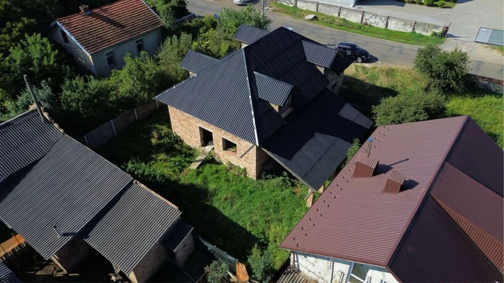 Продам будинок комерційного та житлового призначення.