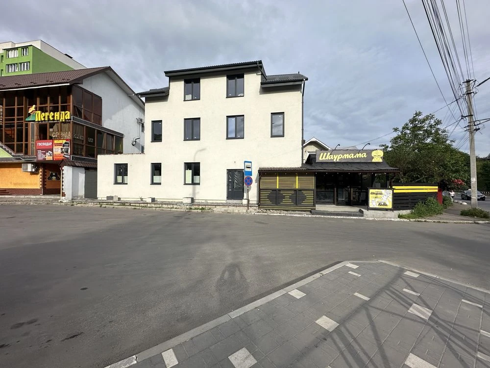Продам новозбудований житловий будинок в центрі м.Коломиї.