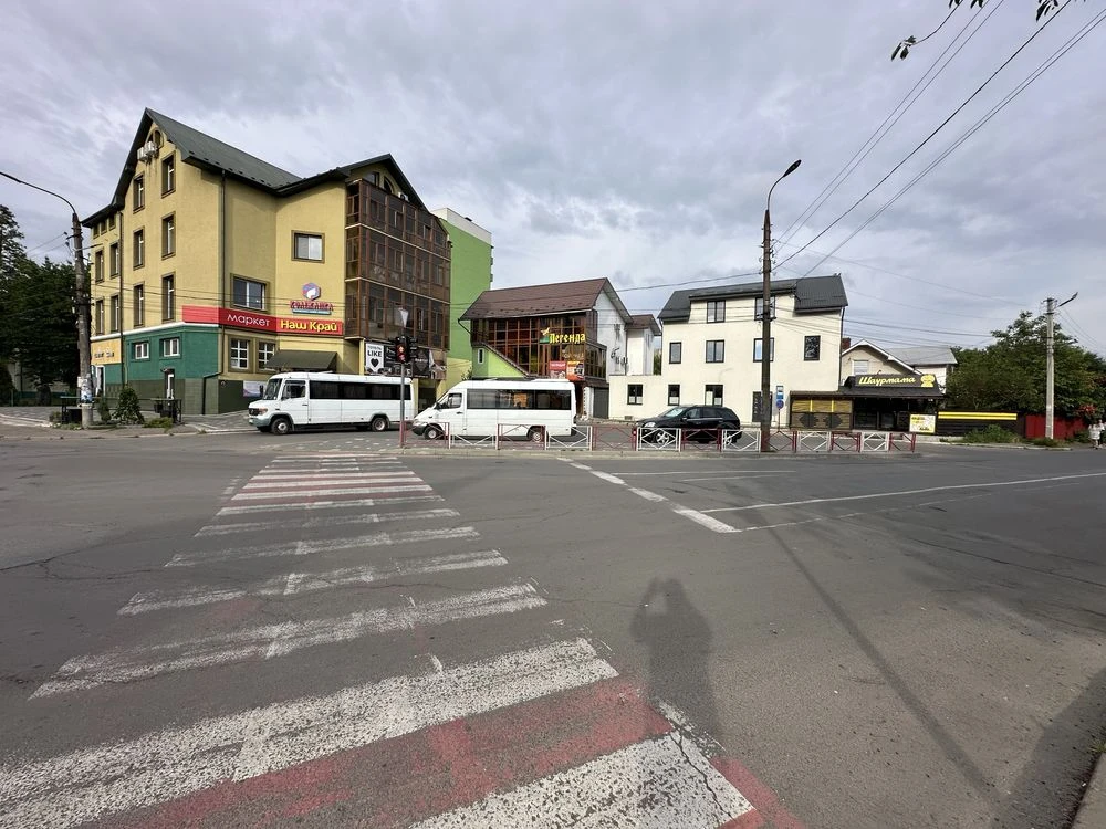 Продам новозбудований житловий будинок в центрі м.Коломиї.